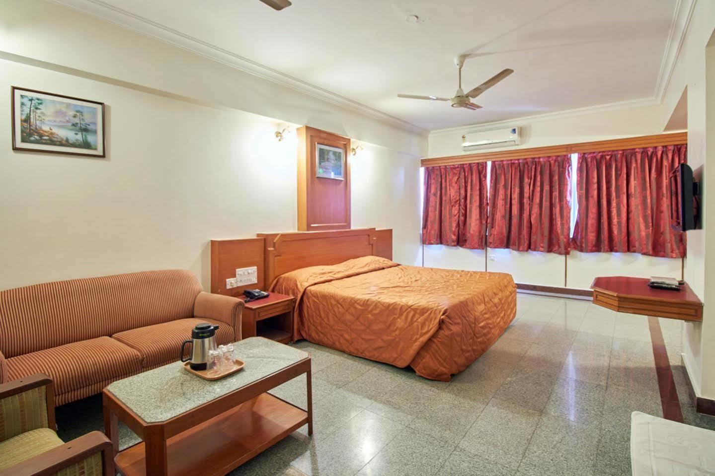 Hotel Chalukya Bangalore Buitenkant foto