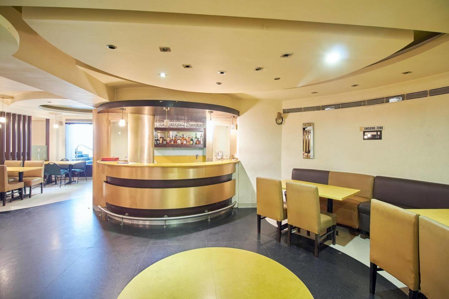 Hotel Chalukya Bangalore Buitenkant foto