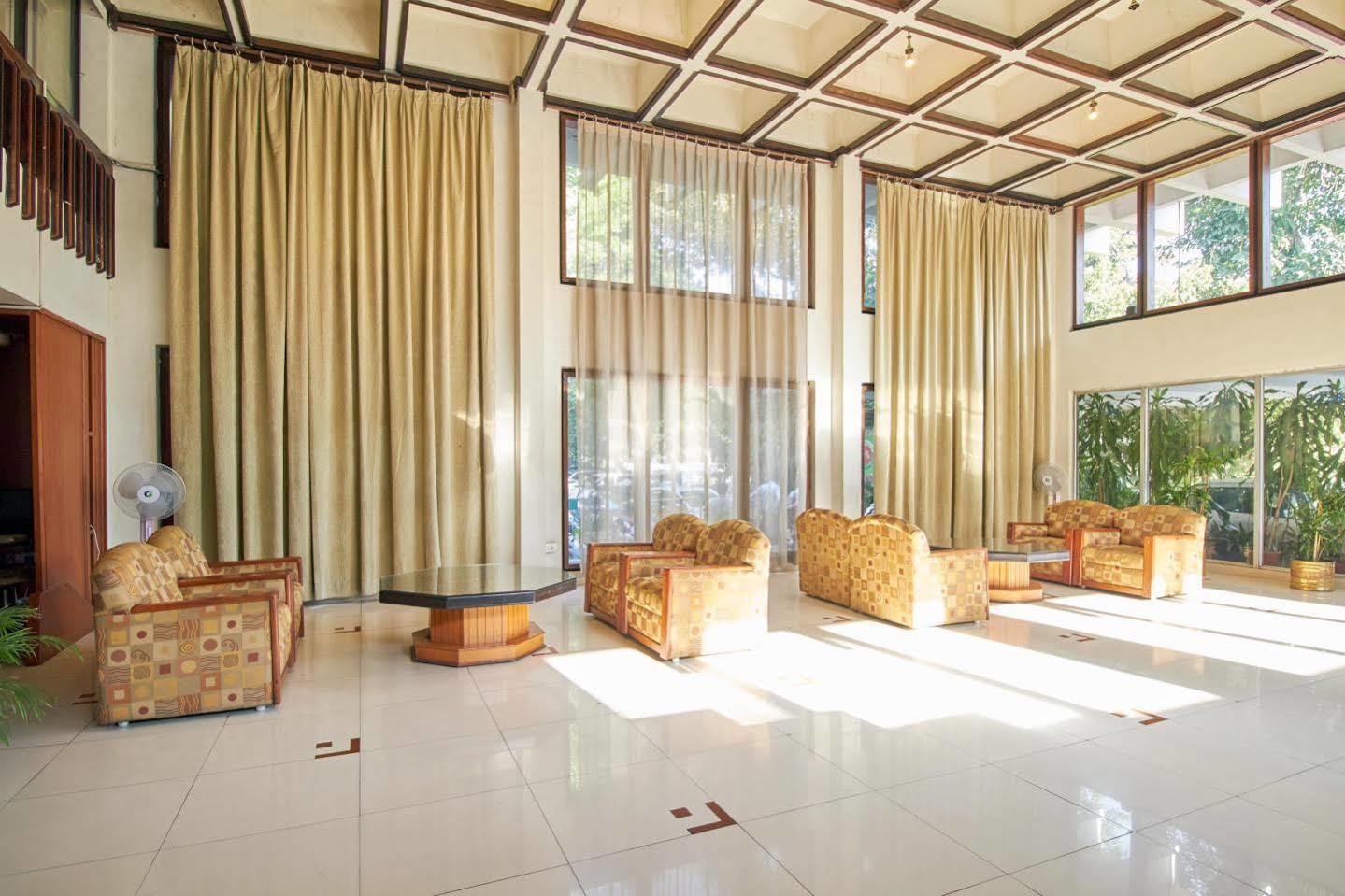 Hotel Chalukya Bangalore Buitenkant foto