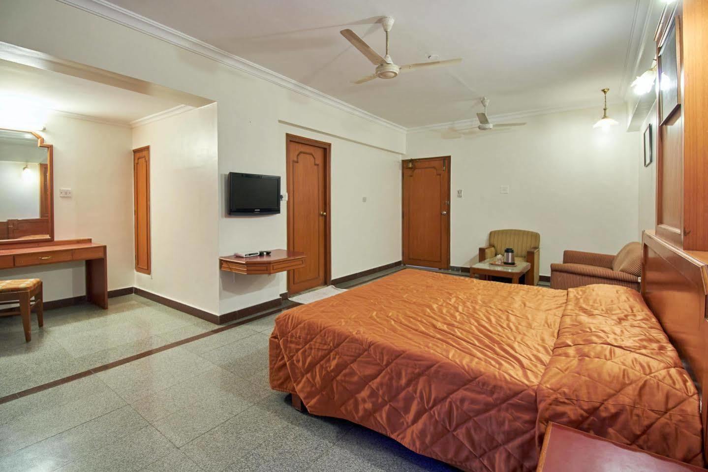 Hotel Chalukya Bangalore Buitenkant foto